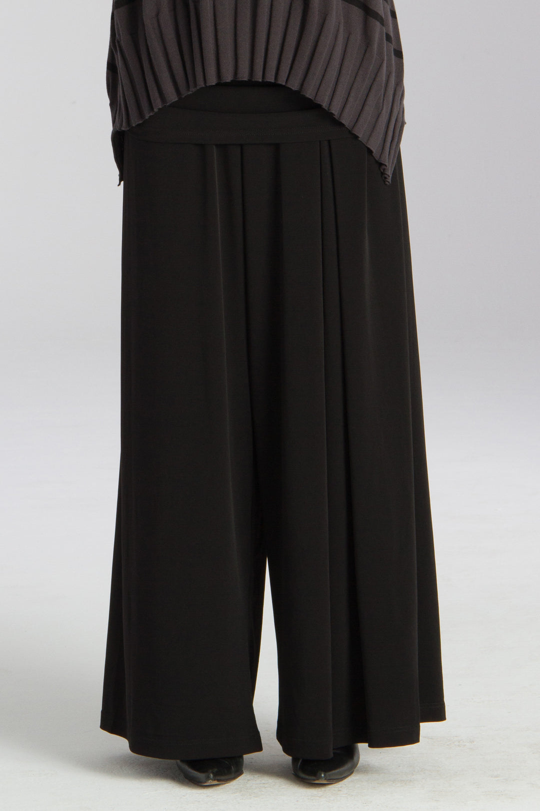 Matte Jersey One Pleat Pant